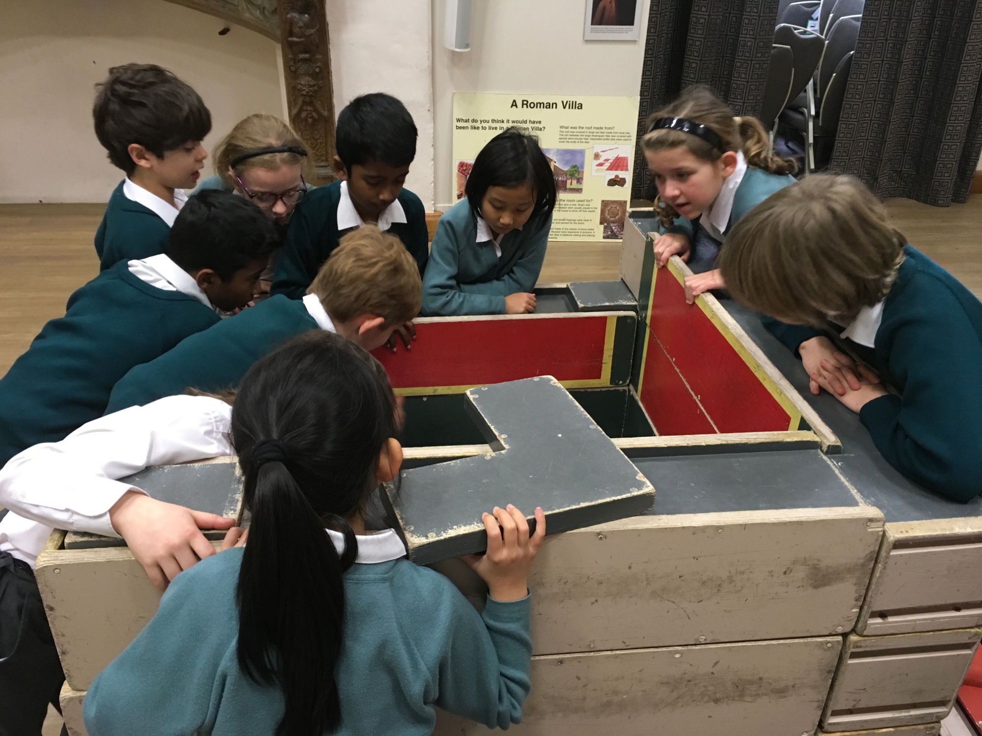 Year 4 building a Roman villa out of blocks